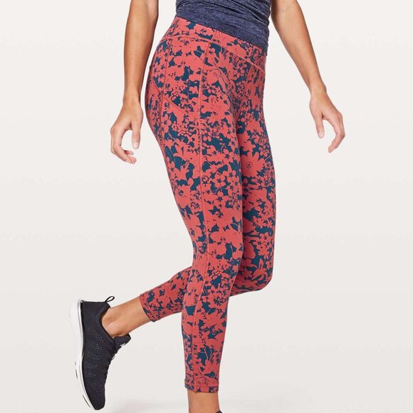 lululemon athletica Pants - Lululemon Final Lap Crop *23" Size 6